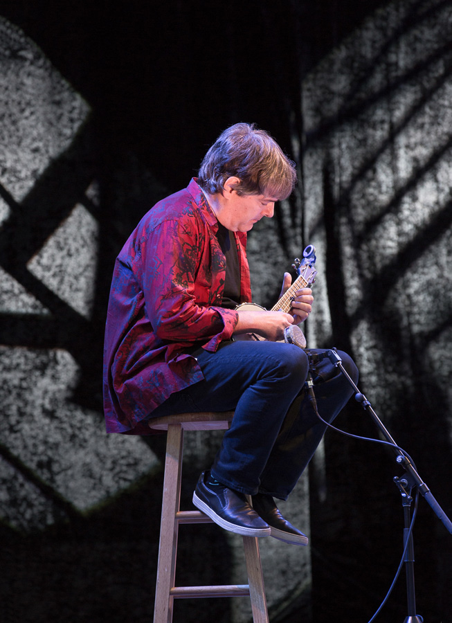 Photograph of Bela Fleck at World of Bluegrass Raleigh, NC by Willa Stein