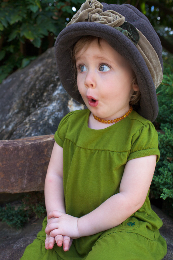 photo of little girl with a surprised look on her face, Willa Stein Photography